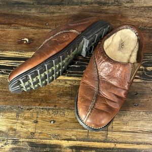 UGG heavy leather and sheepskin lined mules size 10 womens